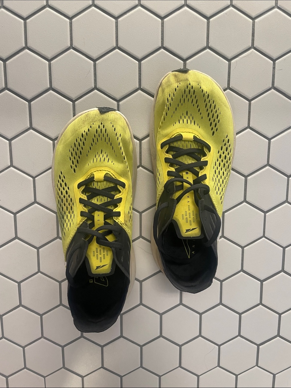Altra Vanquish Running Shoes